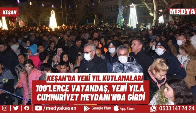 Yüzlerce vatandaş yeni yılı Cumhuriyet Meydanı’nda karşıladı