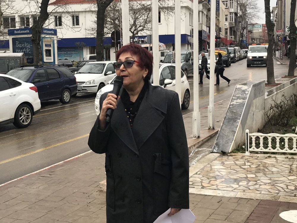 CHP'li kadınlar Atatürk Anıtı'na çelenk bıraktı Nasip Şengü Çakır