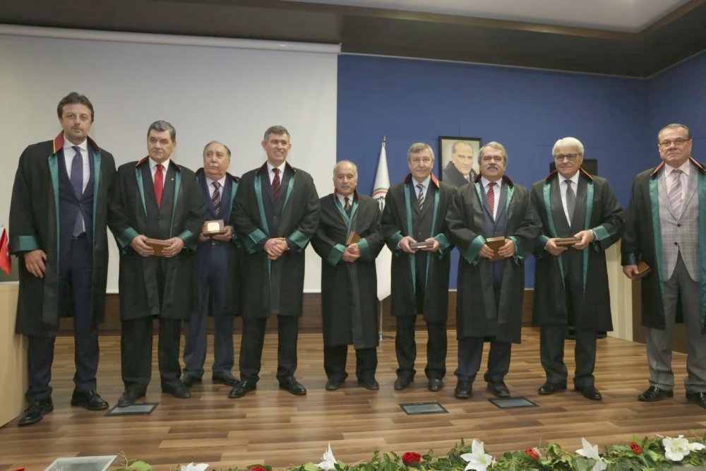 Edirne Barosu'nda avukatlar için madalya töreni düzenlendi