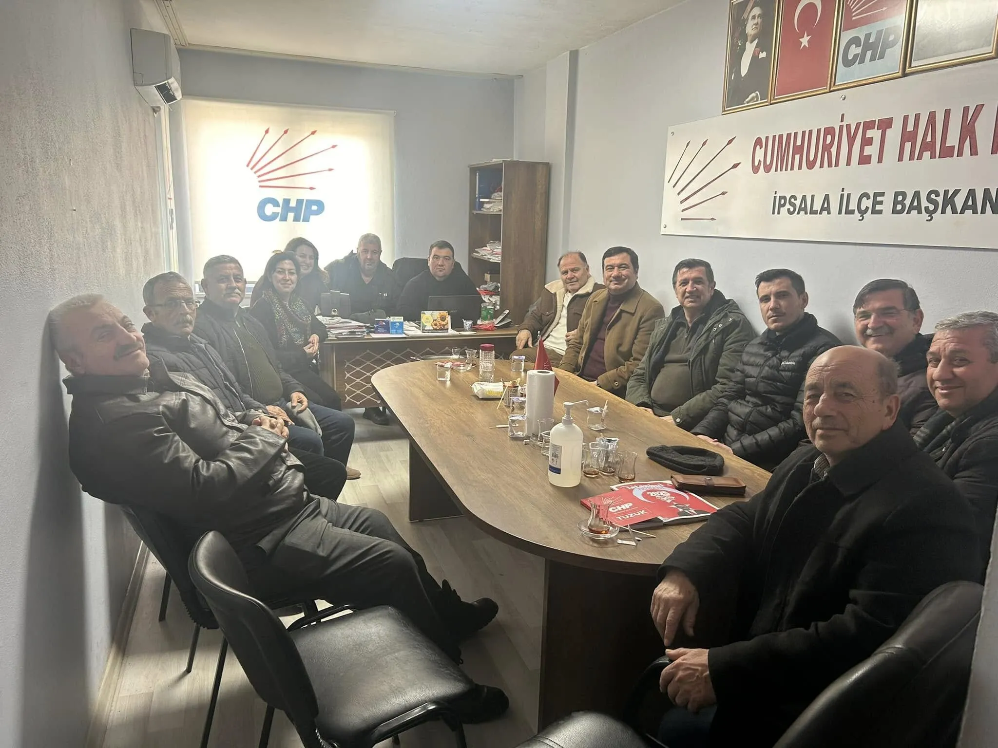 Mustafa Bezbaş, CHP İpsala İlçe Yönetimini ziyaret etti